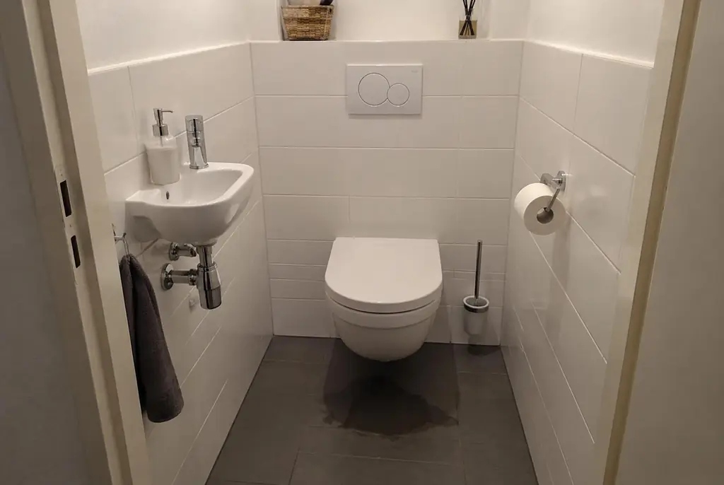 Lekdetectie Wijchen – natte vloer bij een toilet